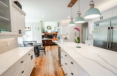 Crawford House | Heated Pool, Hot Tub & Tesla Charging - Rated 9.6/10