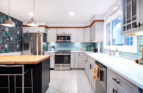 Freehold House | Relaxing Retreat with Heated Pool & Hot Tub Amid Mountain Views