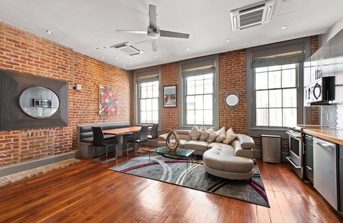 Central Business District Condo | Elegant 3BR Retreat Near French Quarter with Pool & Spa