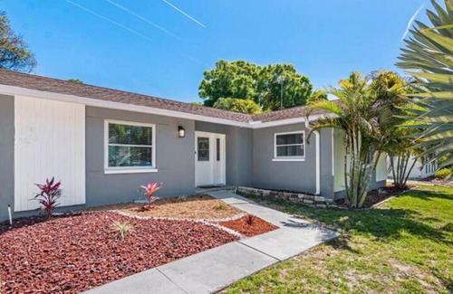 Bayhaven House | Inviting Pool House Just 5 Minutes to Beautiful Gulf Beaches