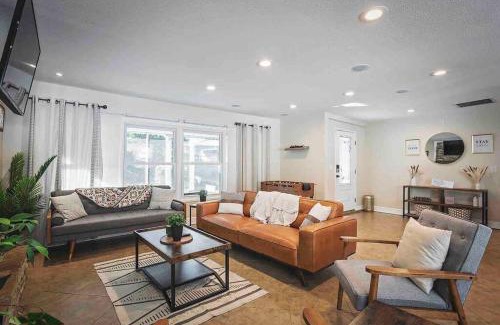 Seffner Community Alliance House | Relaxing Oceanfront Retreat with Heated Pool & Fire Pit