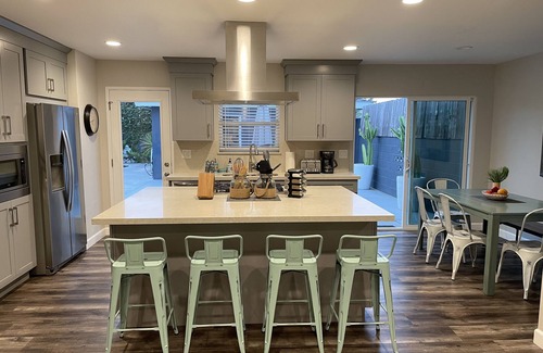Downtown House | Indulge in Tranquility: Spa Oasis with Pool Near Newport Beach