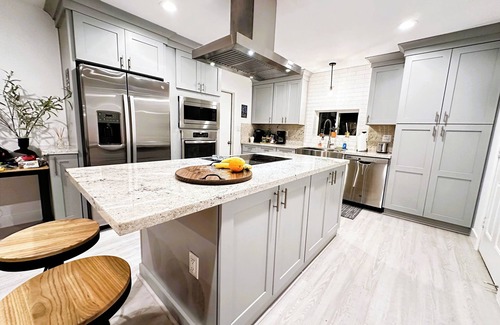 Cox Heights House | Heated Pool, Min to Old Town, 2 King Bedrooms, Soft H20, Fully Equipped Kitchen
