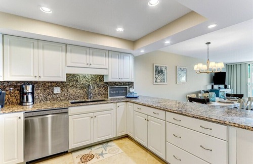Fernandina Beach Condo | Pet-Friendly Paradise with Heated Pool & Ocean Views