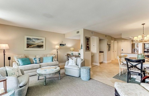 Fernandina Beach Condo | Pet-Friendly Paradise with Heated Pool & Ocean Views