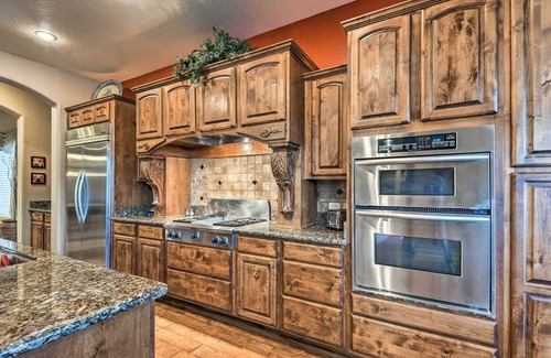 Power Ranch House | Top-Rated Gilbert Home with Heated Pool and Putting Green