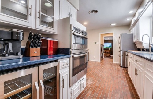 Northwest Dallas House | Inviting Retreat with Heated Pool and Scenic Ocean Views