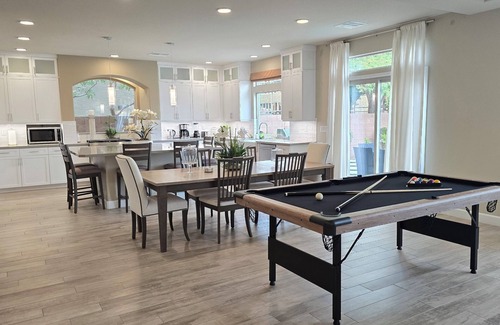 Arden House | Heated Pool & Spa ★ Arcades ★ Pool Table ★ King Beds