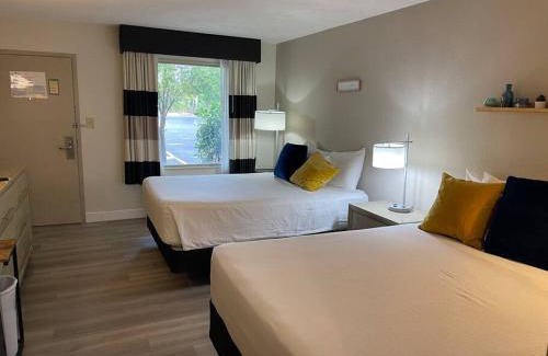 Trailer Estates Apartment | Relax by the Heated Pool with Tiki Bar & Family Amenities