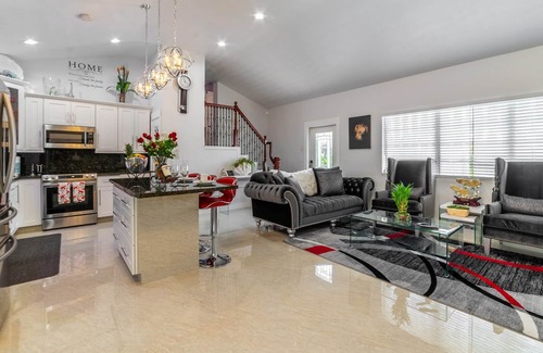 Boynton Beach House | Relaxing Getaway: Heated Pool & Jacuzzi, 9 Mins to Beach