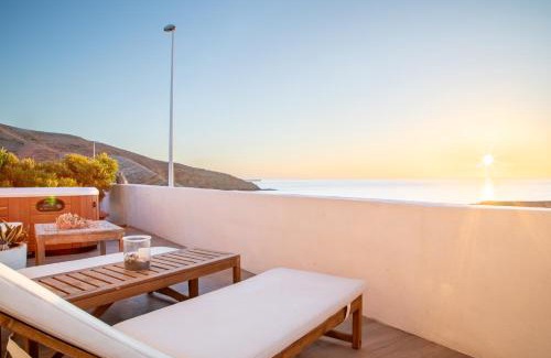 Arenas del Mar House | Enchanting Beachfront Escape with Ocean Views & Family Comfort