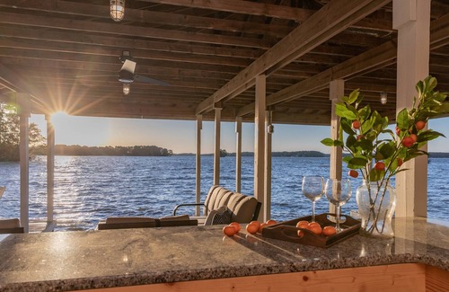 Halifax County House | 💥Heated Saltwater Pool for 2024, 8 Bedrms, Sunset Views, Main Lake Cove, Pets🥇
