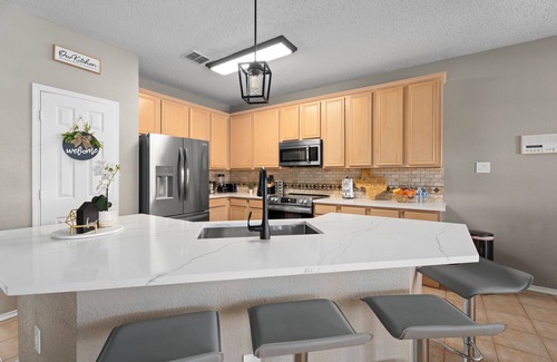 Frisco House | Heated Spa & Pool & Billard & Piano -King Beds in center Frisco 4 beds & 3 baths