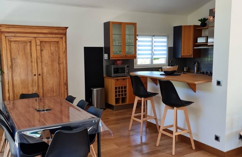 Biganos Villa | Prime Location: 4* Meublé de Tourisme with Heated Pool