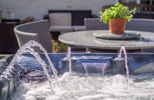 East Dereham House | Discover Comfort at Heath Cottage for Your Next Getaway