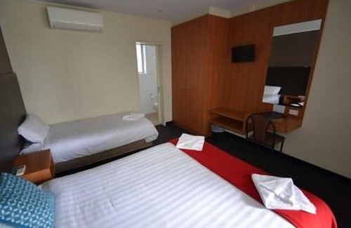 Heathcote Hotel | Heathcote Hotel: Family-Friendly Retreat with Kitchen Access