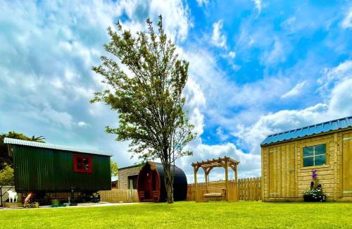 Knock House | Child-Friendly Retreat: Heather Cottage and Shepherds Hut