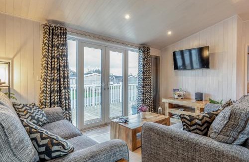 Hundall House | Unmatched Family Comfort at Heather Lodge - Rated 10/10