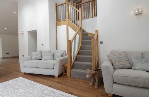 Welton House | Cozy Heather's Cottage: Family-Friendly Getaway Awaits