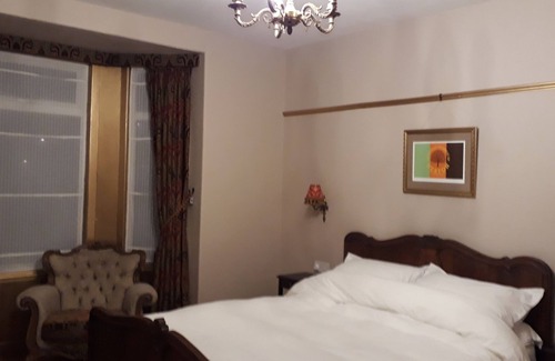 Heaton Apartment | Cozy Heatopia Apartment: Your Next Travel Destination