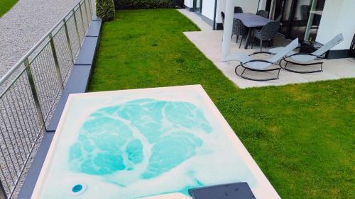 Fuegen Apartment | Heavenly AlpenLuxus Suite with Garden and Ocean View