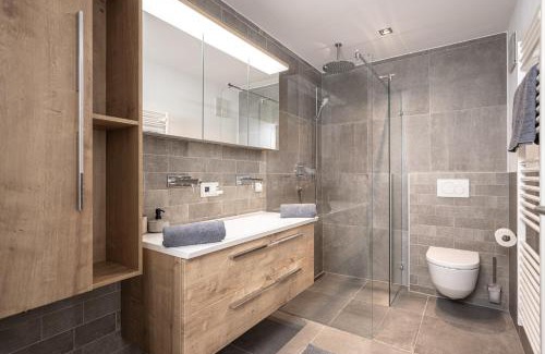 Fuegen Apartment | Heavenly AlpenLuxus Suite with Garden and Ocean View