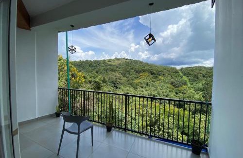 Vayittiri House | Relaxing Heaven Hills Resorts with Pool & Hot Tub Access