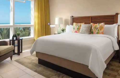 Siesta Key Hotel | Paradise Awaits at Siesta Key Beach Retreat with Ocean Views