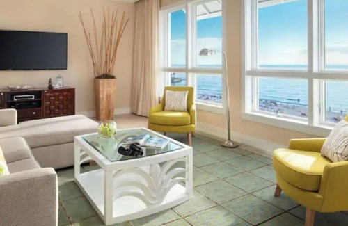 Siesta Key Hotel | Paradise Awaits at Siesta Key Beach Retreat with Ocean Views
