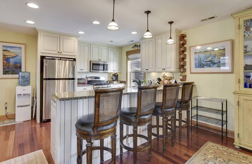Ocracoke House | Scenic Harbor Views at Heaven on Ocracoke Hotel