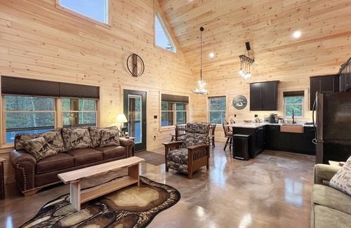 Shirley Mills Cabin | Relax at Heaven on the River with ATV/Snowmobile Access