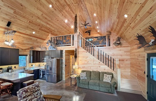 Shirley Mills Cabin | Relax at Heaven on the River with ATV/Snowmobile Access