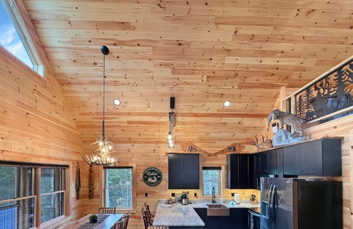 Shirley Mills Cabin | Relax at Heaven on the River with ATV/Snowmobile Access