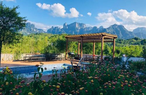 Yongding House | Exceptional Stay at Heaven's Gate Home Stay with Pool & Hot Tub