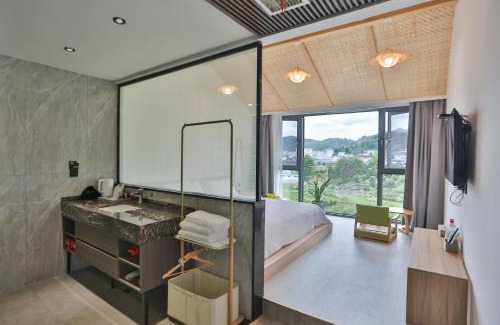 Yongding House | Exceptional Stay at Heaven's Gate Home Stay with Pool & Hot Tub