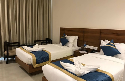 Kanpur Hotel | Discover Heaven View Clarks Inn: Family-Friendly Retreat