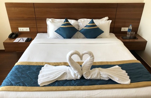 Kanpur Hotel | Discover Heaven View Clarks Inn: Family-Friendly Retreat