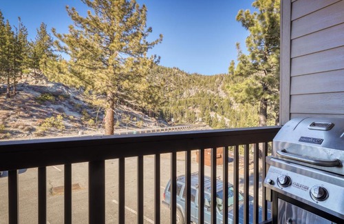 Tahoe Village Hotel | Inviting Stay at Heavenly Crossroads - Family-Friendly Retreat