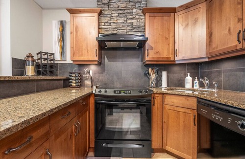 East Kootenay Condo | Graceful Mountain Hideaway with Pool & Hot Tub, Rated 9.8