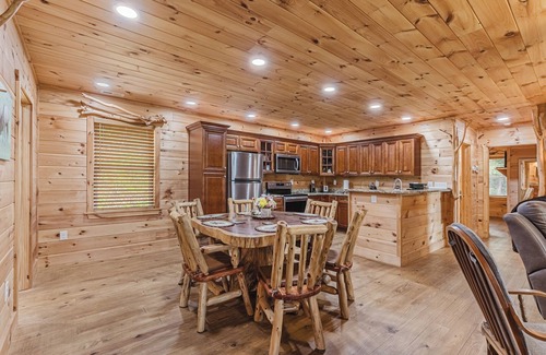 Whittier Cabin | Experience Mountain Retreat with Hot Tub & Wi-Fi Access