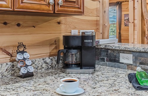Whittier Cabin | Experience Mountain Retreat with Hot Tub & Wi-Fi Access