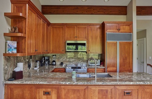 Elk Point Condo | Convenient Ski Retreat with EV Charger & Ocean Views