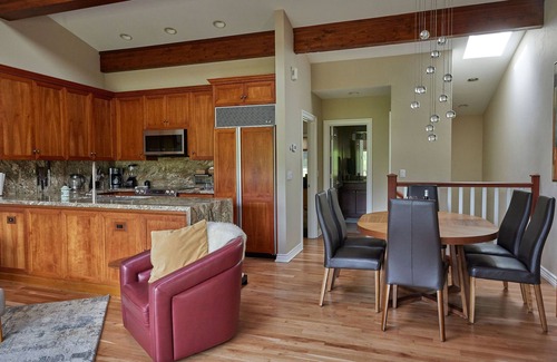 Elk Point Condo | Convenient Ski Retreat with EV Charger & Ocean Views