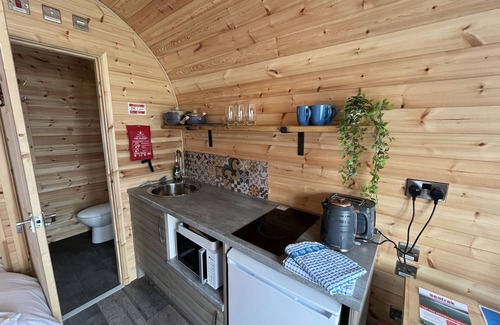 Ardroil Cabin | Top-Rated Heb Pods - North Pod with Oceanfront Amenities