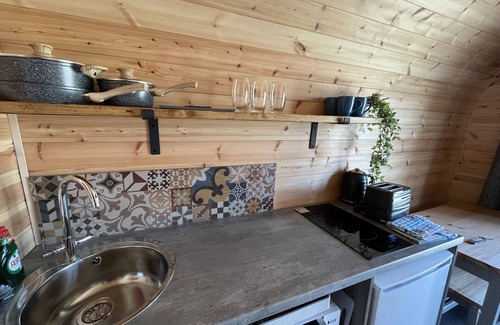 Ardroil Cabin | Top-Rated Heb Pods - North Pod with Oceanfront Amenities