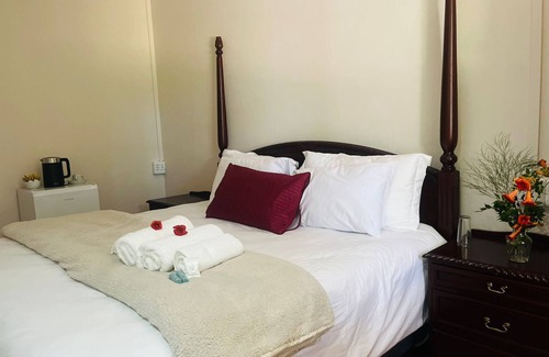Uitenhage House | Budget-Friendly HEBA GUESTLODGE with Family Amenities