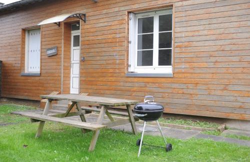 Aunay-sous-Auneau House | Family-Friendly Getaway at Hebergements le Camp d'Auneau