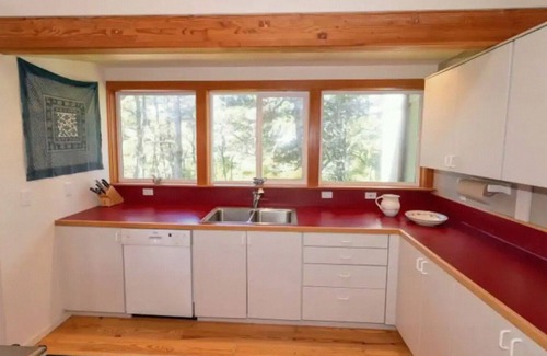 Florence House | Family-Friendly Heceta Beach Retreat Near the Ocean