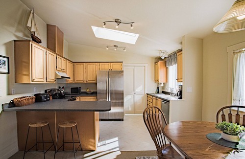 Florence House | Inviting Heceta Hideout, Steps from Beautiful Heceta Beach