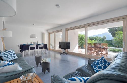 Mondello Apartment | Family-Friendly Escape at Hector's House by DomuSicily